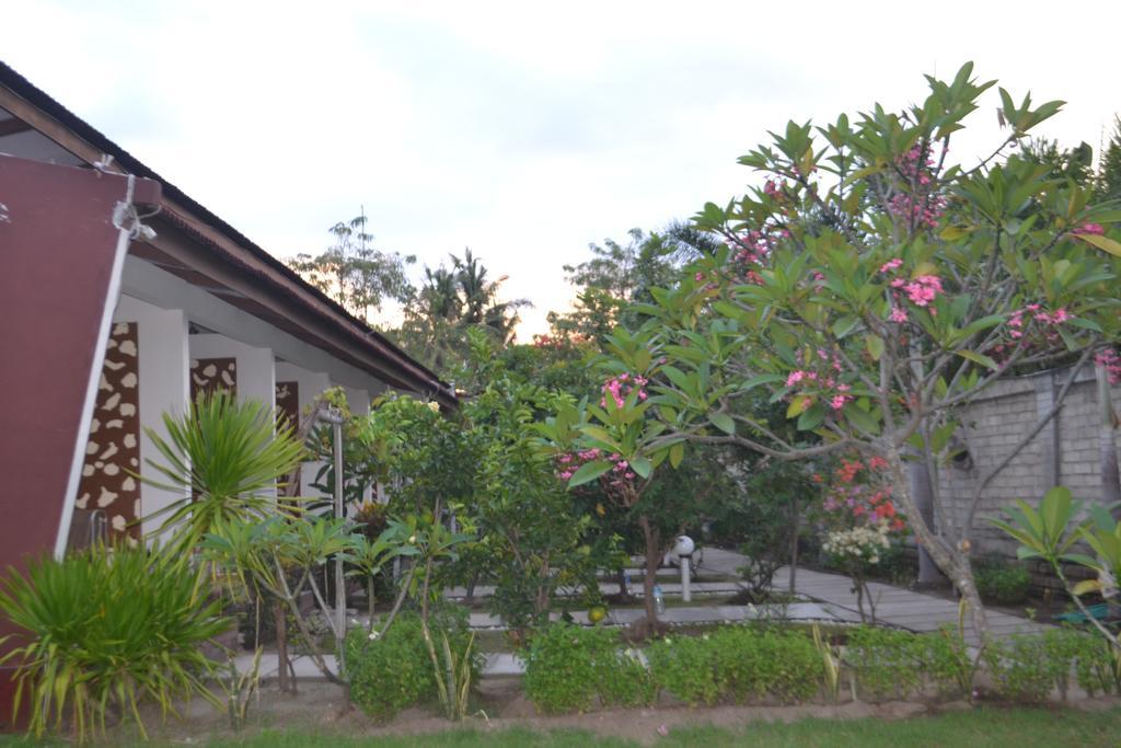 Kiayazo Hotel Gili Trawangan Exterior photo